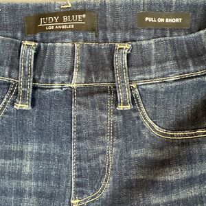 Judy Blue Pull on Shorts Small